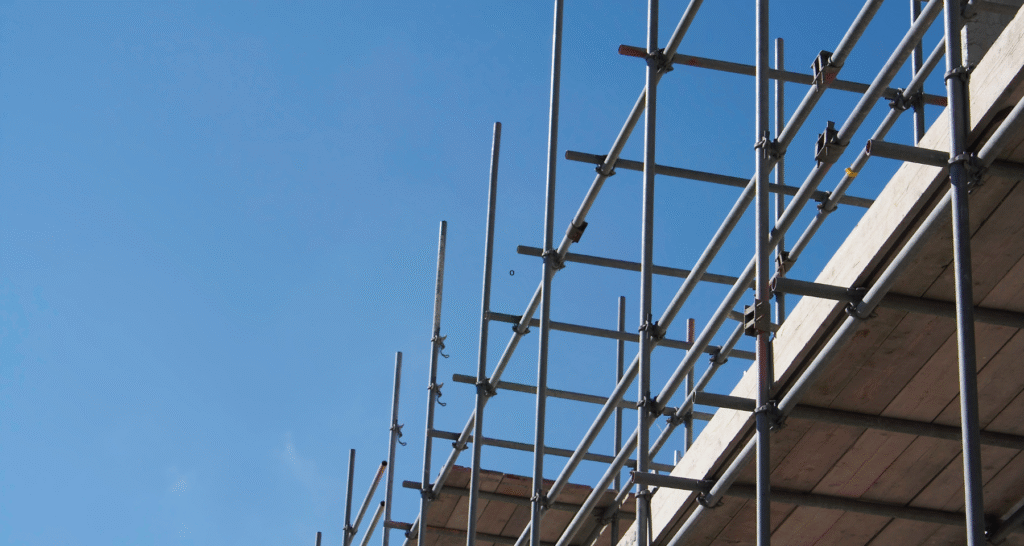 Incidente sul lavoro a Cairo Montenotte: operaio cade da impalcatura, trasportato in Codice Rosso Incidente sul lavoro a Cairo Montenotte: operaio cade da impalcatura, trasportato in Codice Rosso