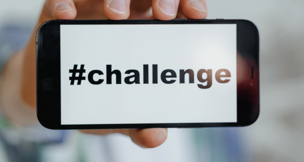 Flessioni sul Ponte San Giorgio una bravata pericolosa diventa virale