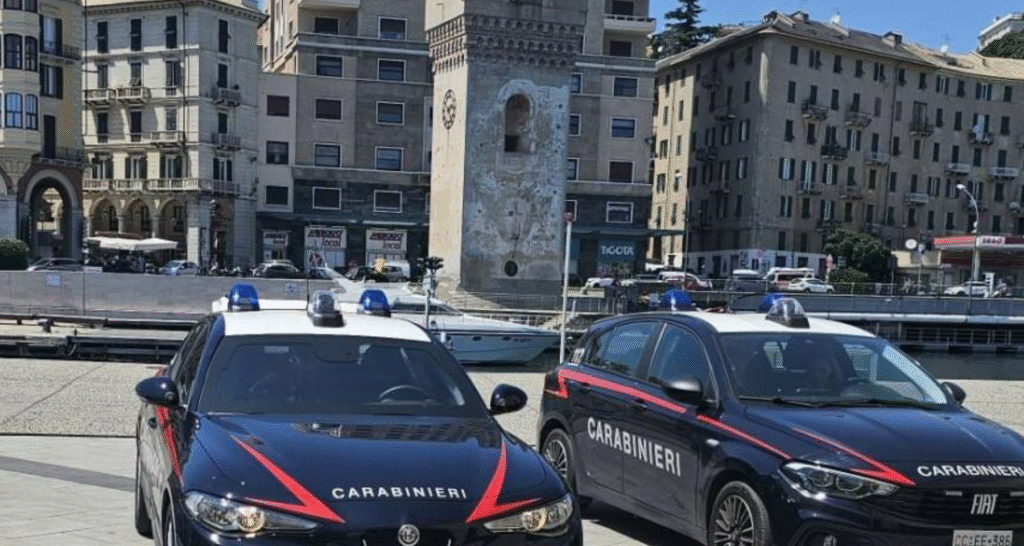 Sventati due furti in spiaggia tra Albisola e Savona carabinieri bloccano i ladri e recuperano la refurtiva
